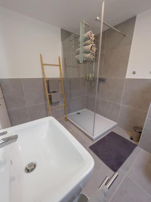 2-zimmer 52 Qm Bis Zu 4 Personen Apartment Winningen