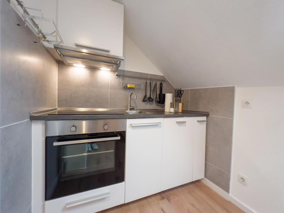 2-zimmer 52 Qm Bis Zu 4 Personen Apartment Winningen